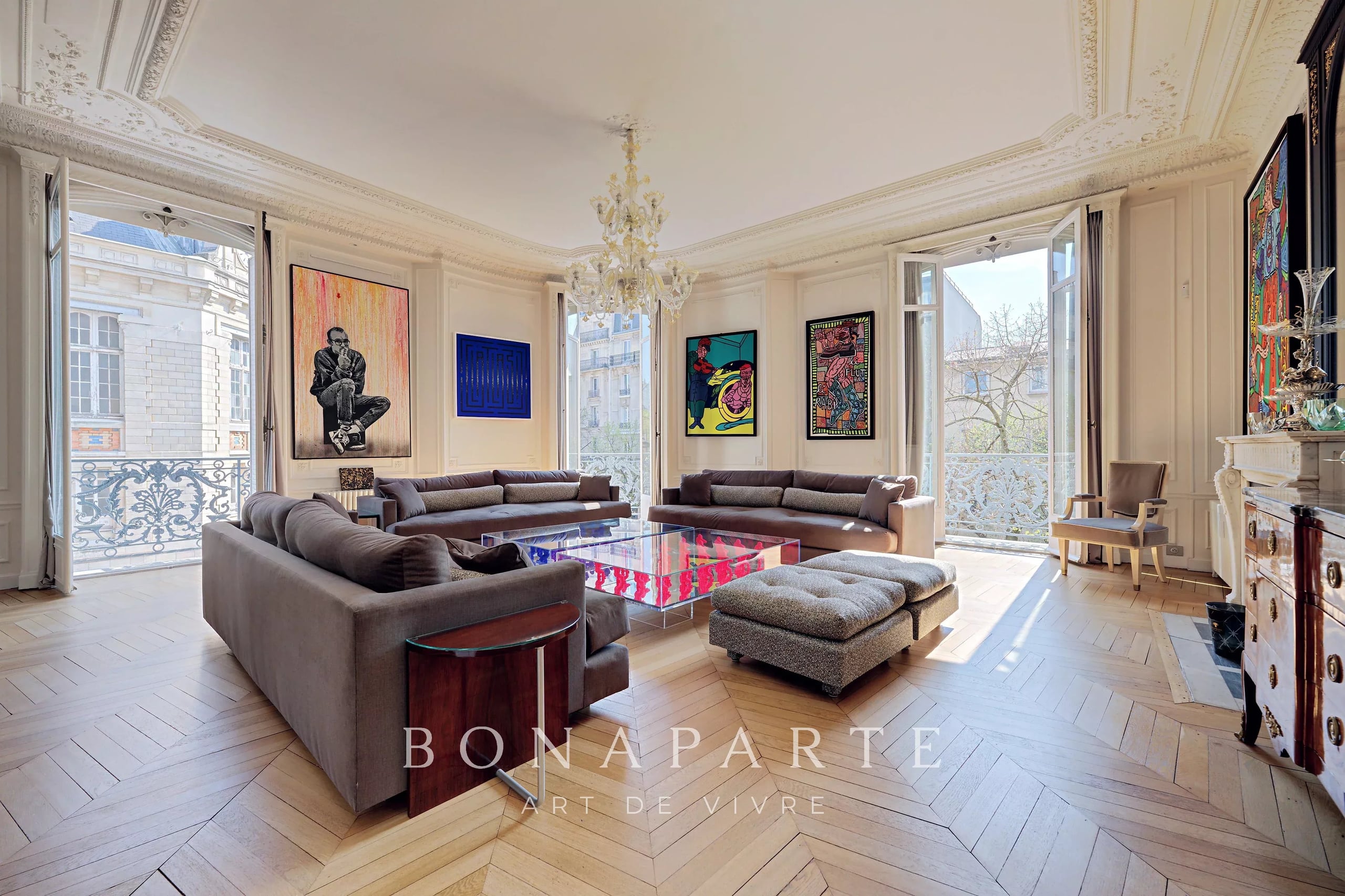 PARIS 11 – APPARTEMENT DE RÉCEPTION – 4 CHAMBRES – BALCONS